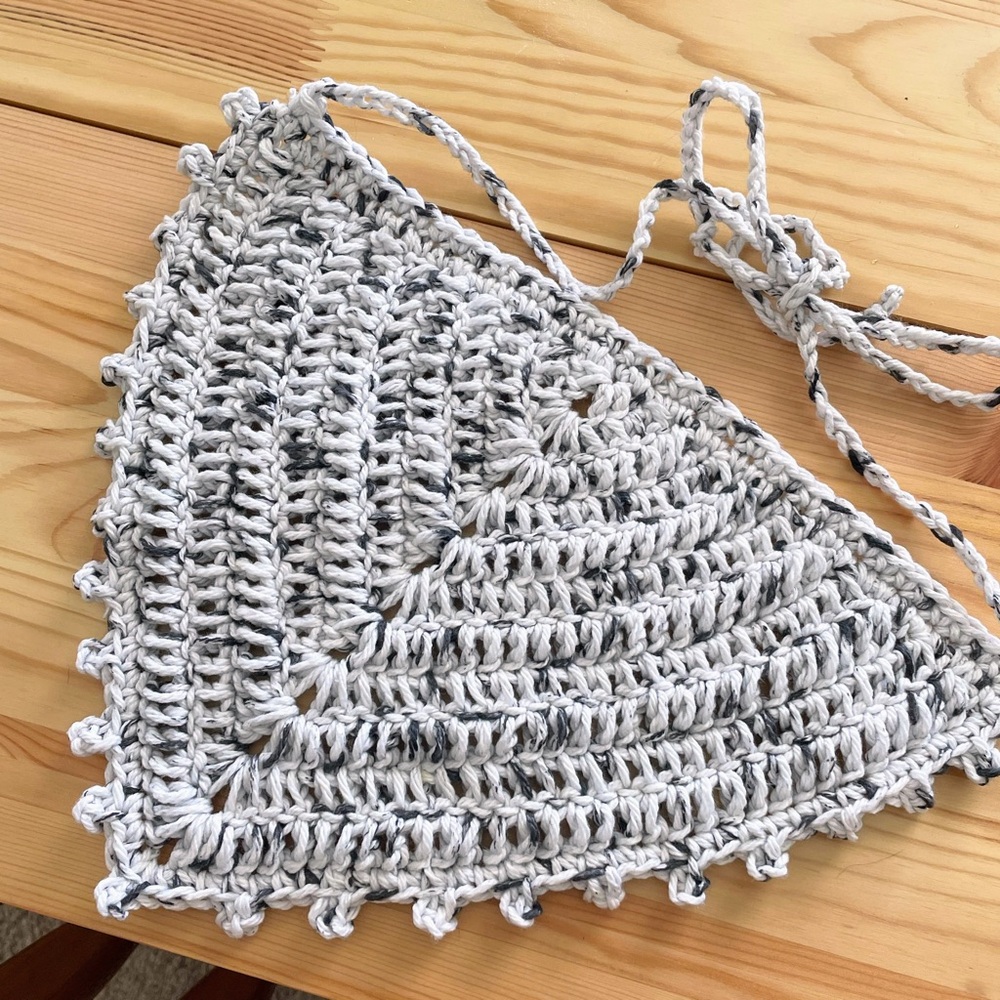 Crochet Triangle Bandana in White and Black